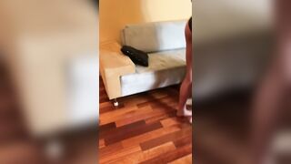 Sexig mogen fru låter unga stud penetrera hennes fitta