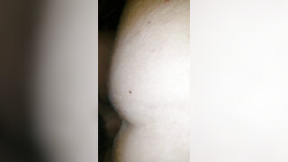 En mormor är knullad i rumpan