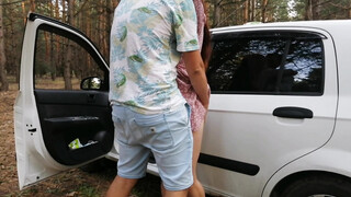 Par gör sex i en lägenhet under renovering