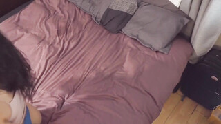 Söt amatörbrunett med så fantastiskt analsex med stor svart kuk